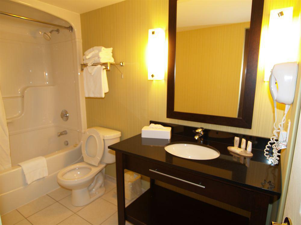 Niagara Plaza Hotel By Fairbridge Exterior foto